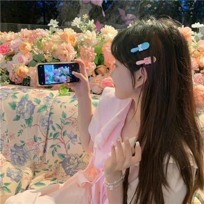 草裙舞女孩